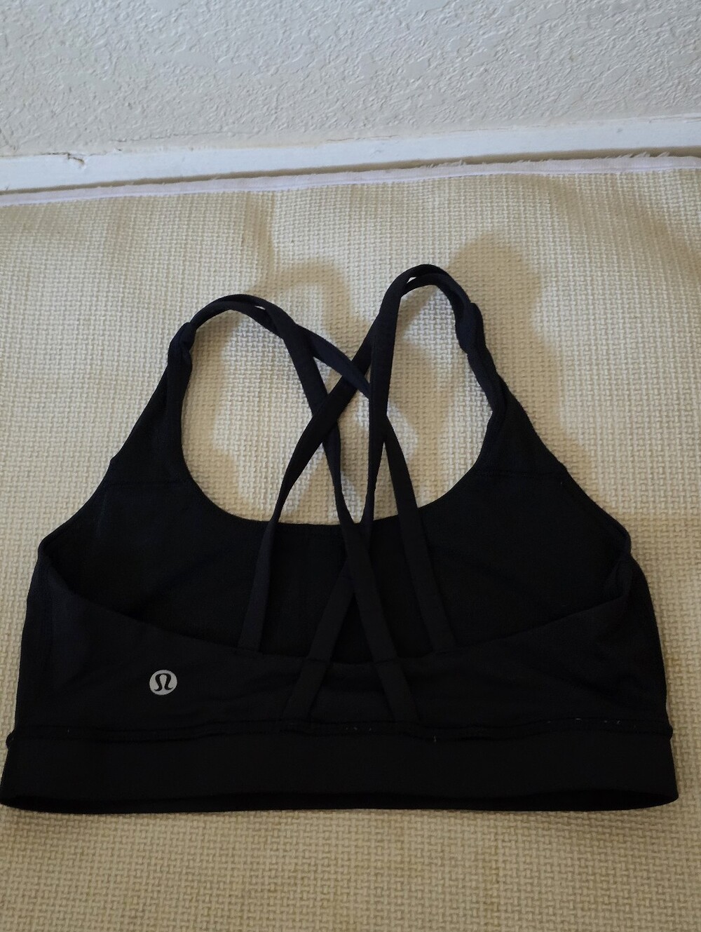 lululemon athletica Black Crisscross Back Sports Bra Size 6